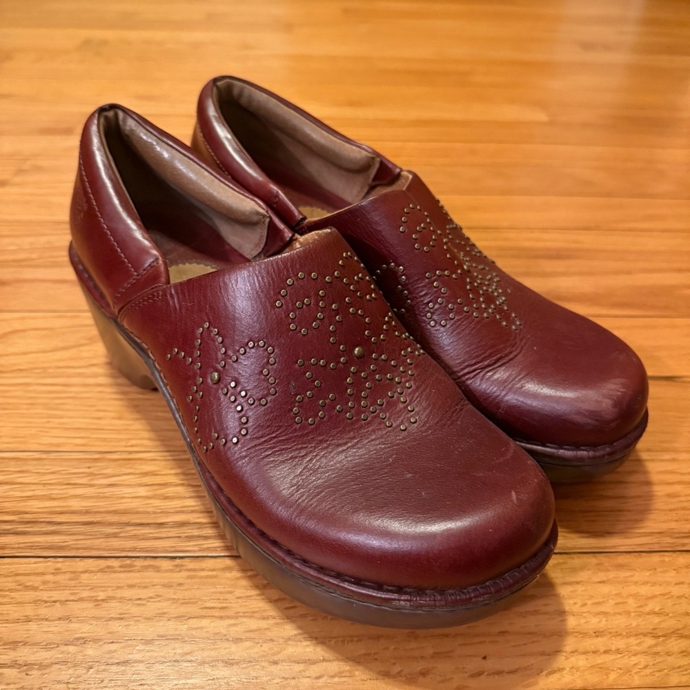 Ariat Women's Burgundy Studded Leather Slip-On Clogs